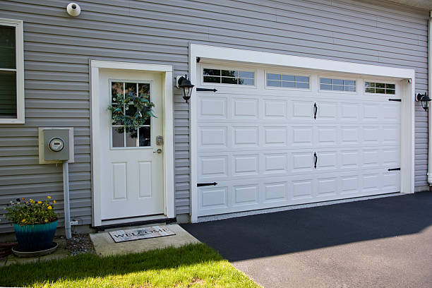 24/7 Emergency Garage Door Panel Replacement experts in Town Line, NY